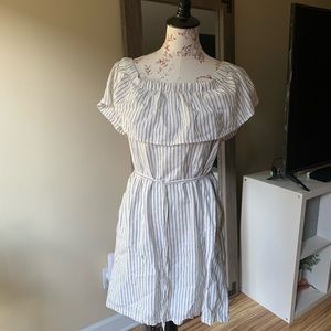 Abercrombie & Fitch Off the shoulder Striped White Dress, size medium